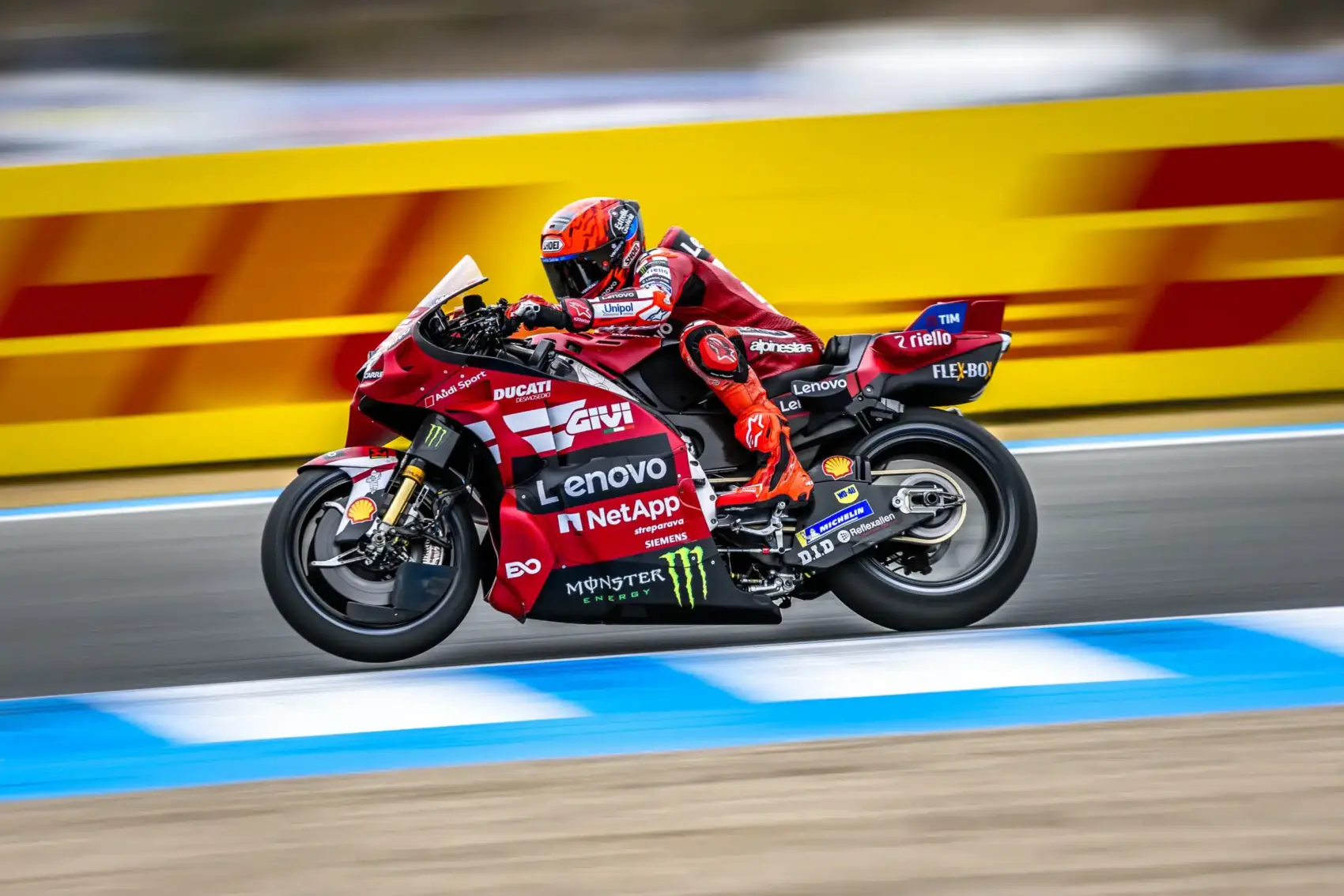 Hiába épült fel, Márquez egyelőre a túlélésért motorozik Jerezben