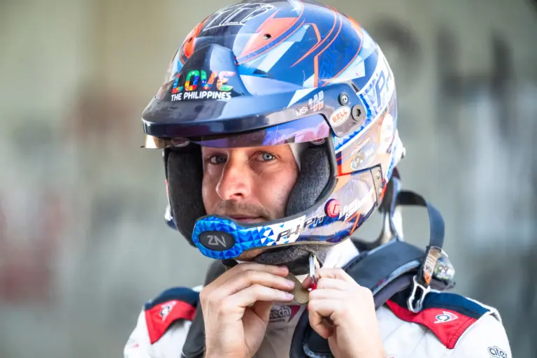 A spanyol versenyzőnek nem jött be a Toyota, gyártót vált az idei szezonra