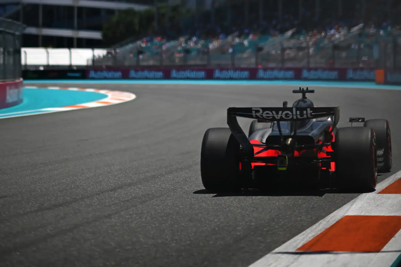 Finoman melegebb éghajlatra küldte az idei F1-et nem kedvelő szurkolókat a veterán pilóta