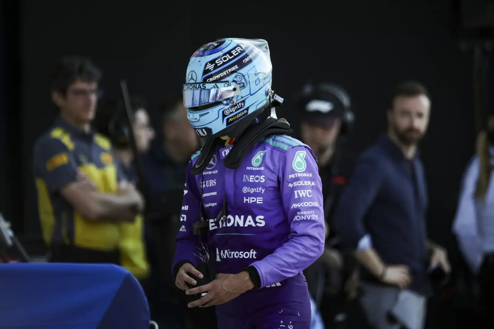 Éppen azt látjuk, ahogy Antonelli átveszi az uralmat Russelltől a Mercedesnél?