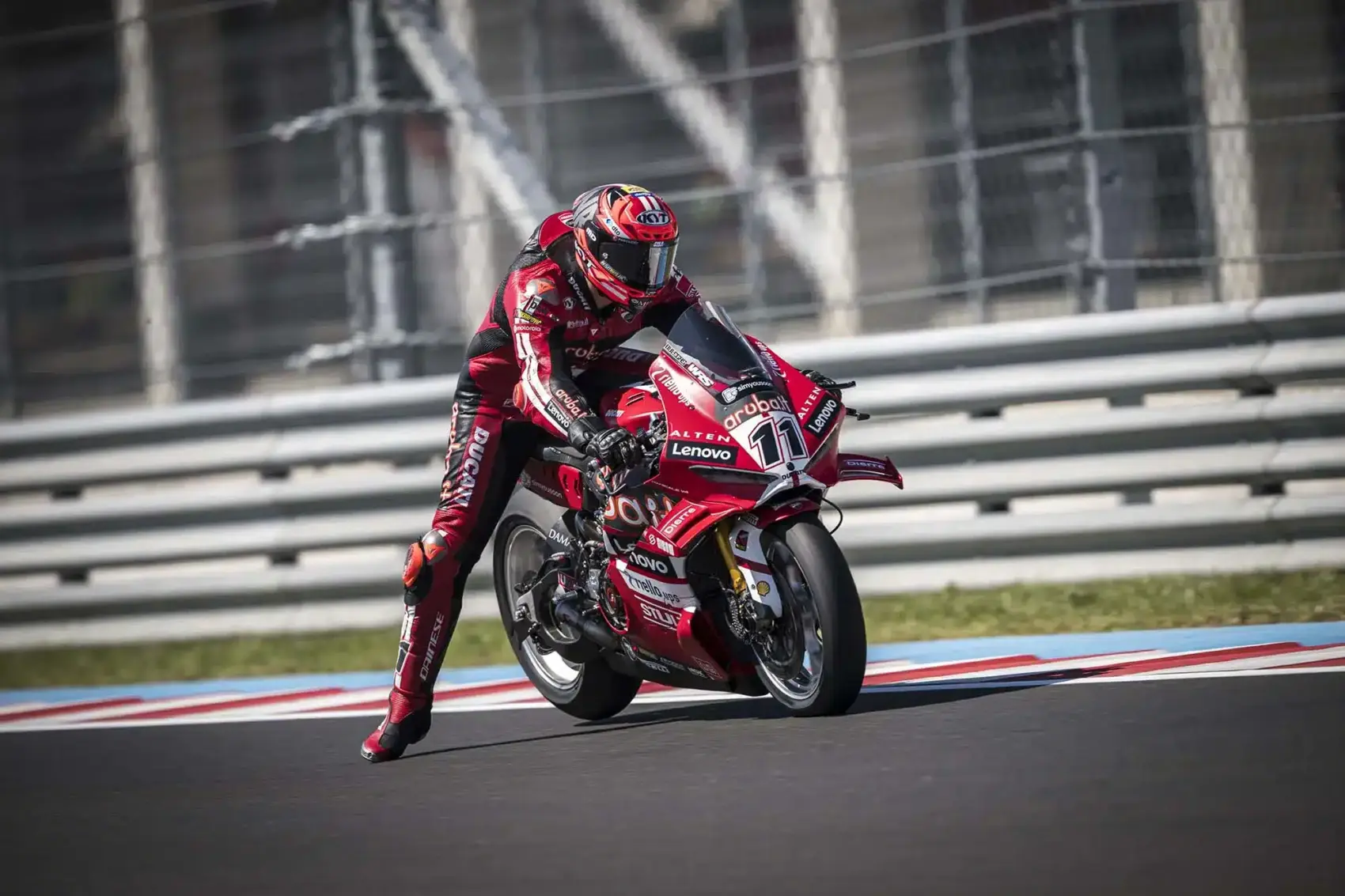 Ijesztő bukással indult, Bulega újabb győzelmével zárult a Superpole futam a Balaton Parkon
