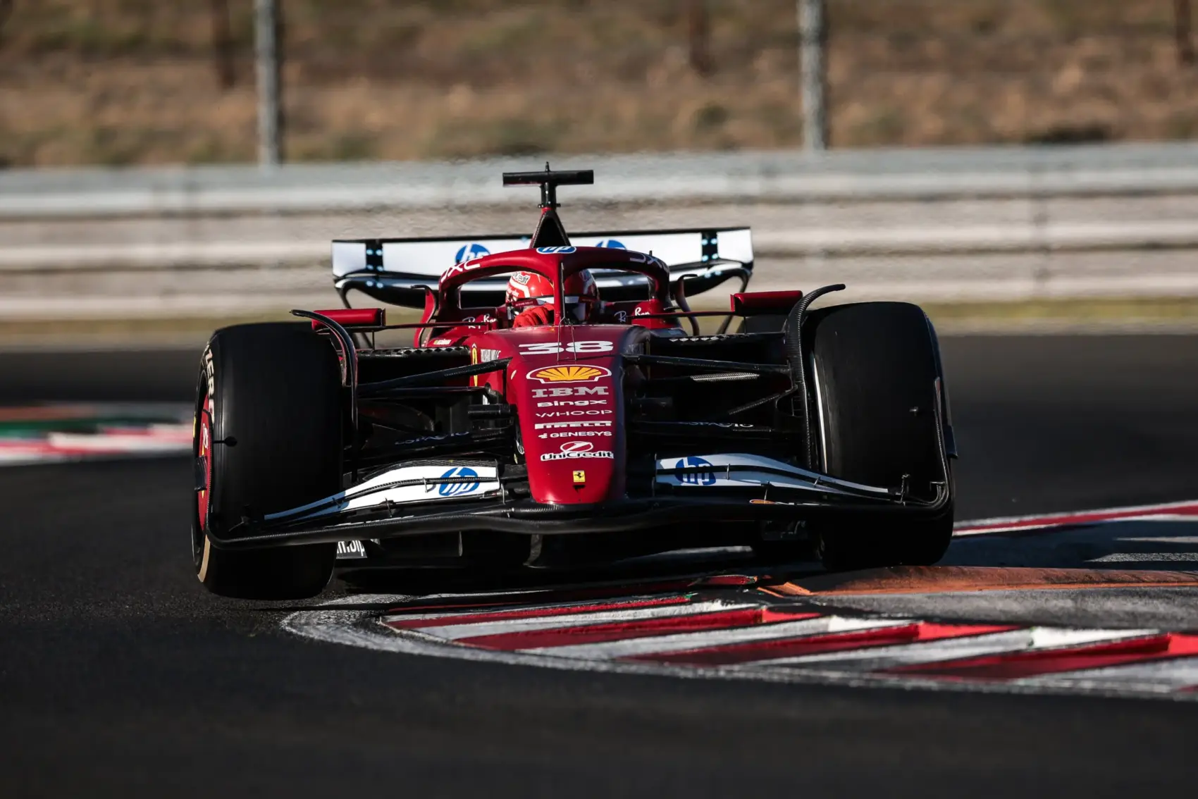 Kiderült, kik száguldoztak F1-es Ferrarival a Hungaroringen (videó)