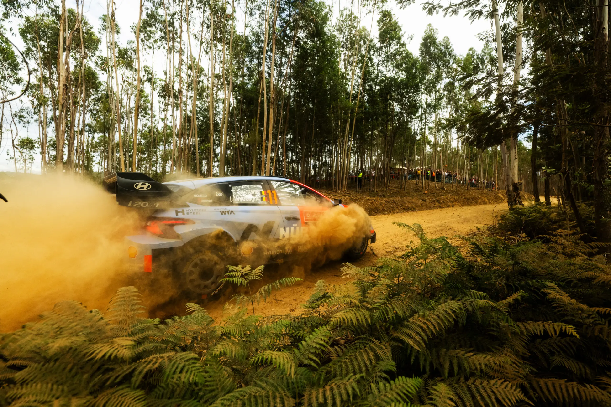 Izgalmak és drámák után Neuville nyerte meg a Portugál Rallyt