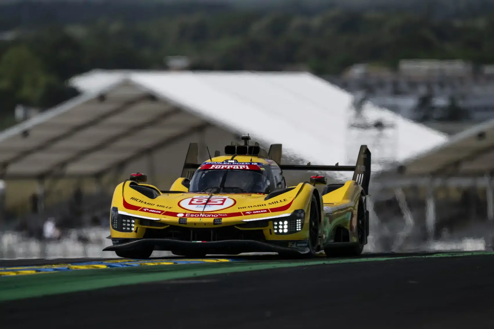 Kubicáék Ferrarijának betlijével indult az idei Le Mans-i 24 órás érdemi része