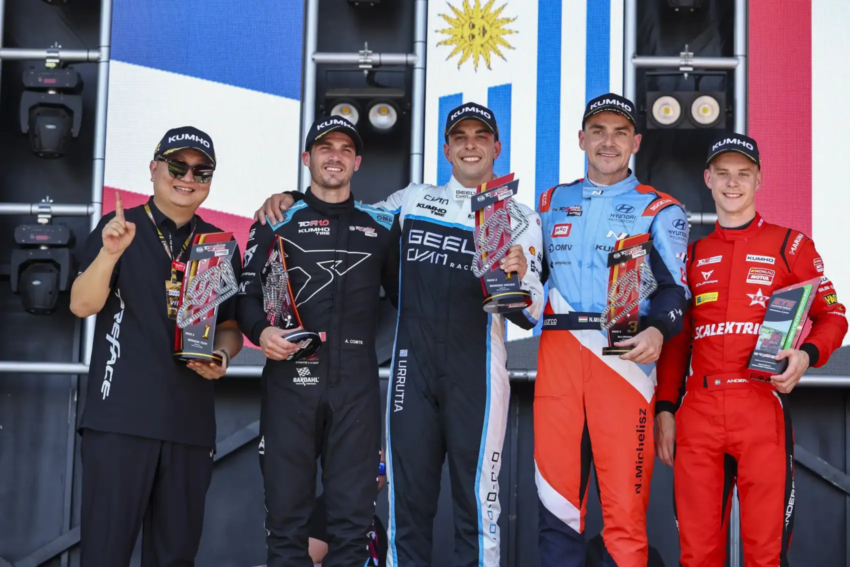 Michelisz Norbert dobogóra állt a Geely történelmi sikerét hozó valenciai hétvégén