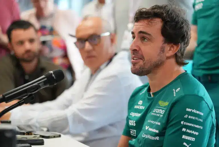 „A versenyzők fognak hülyének tűnni” – Alonso szerint veszélyben az Aston Martin hétvégéje