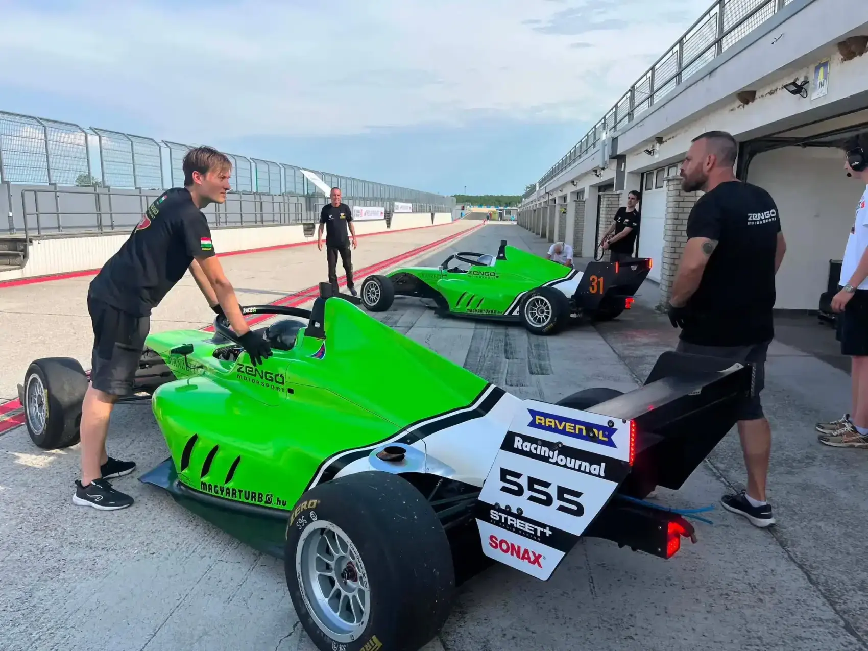 Kétautósra bővülhet a Zengő Motorsport Forma–4-es felállása