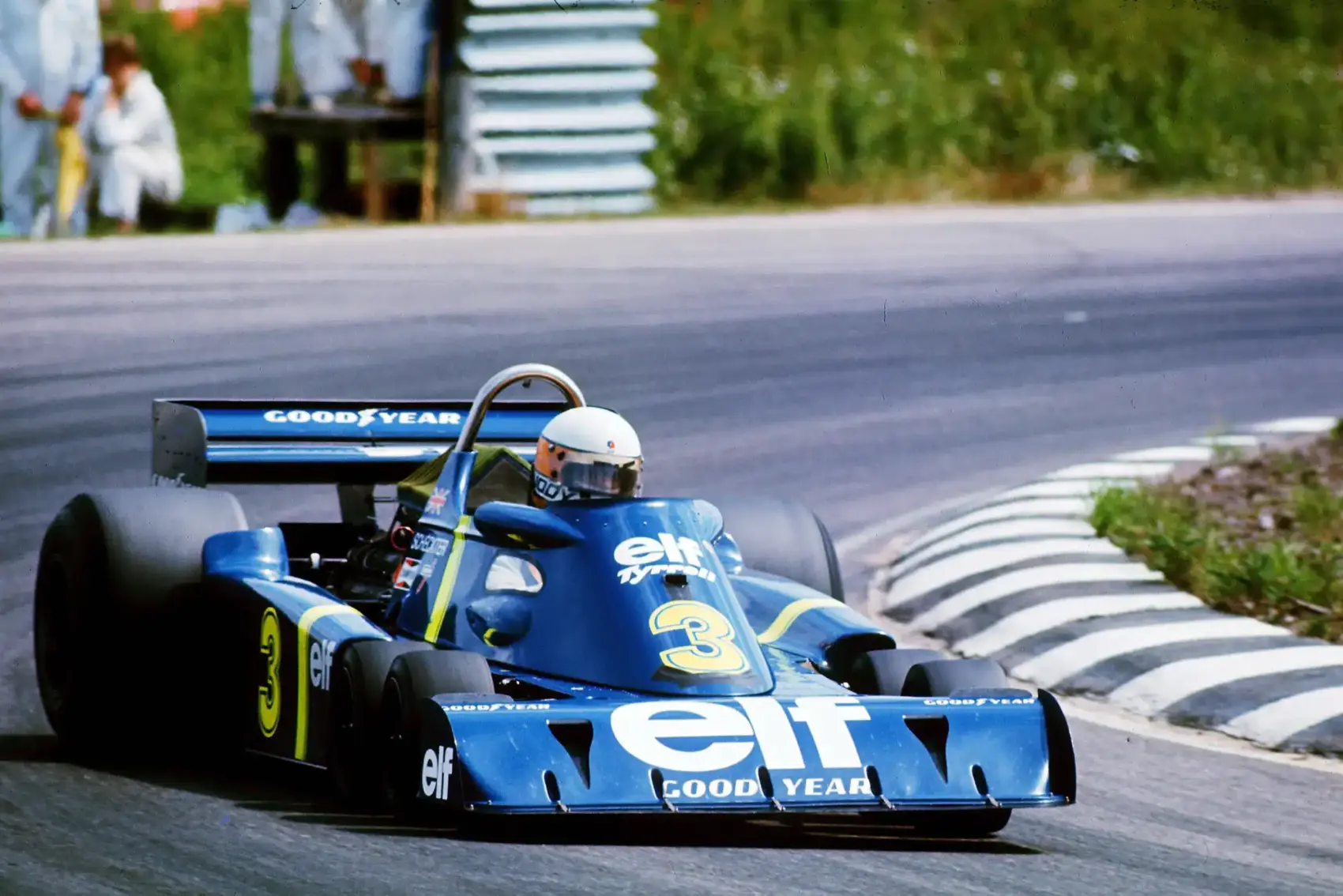 Hatkerekű autó az F1-ben? – Igen, és még futamot is nyertek vele