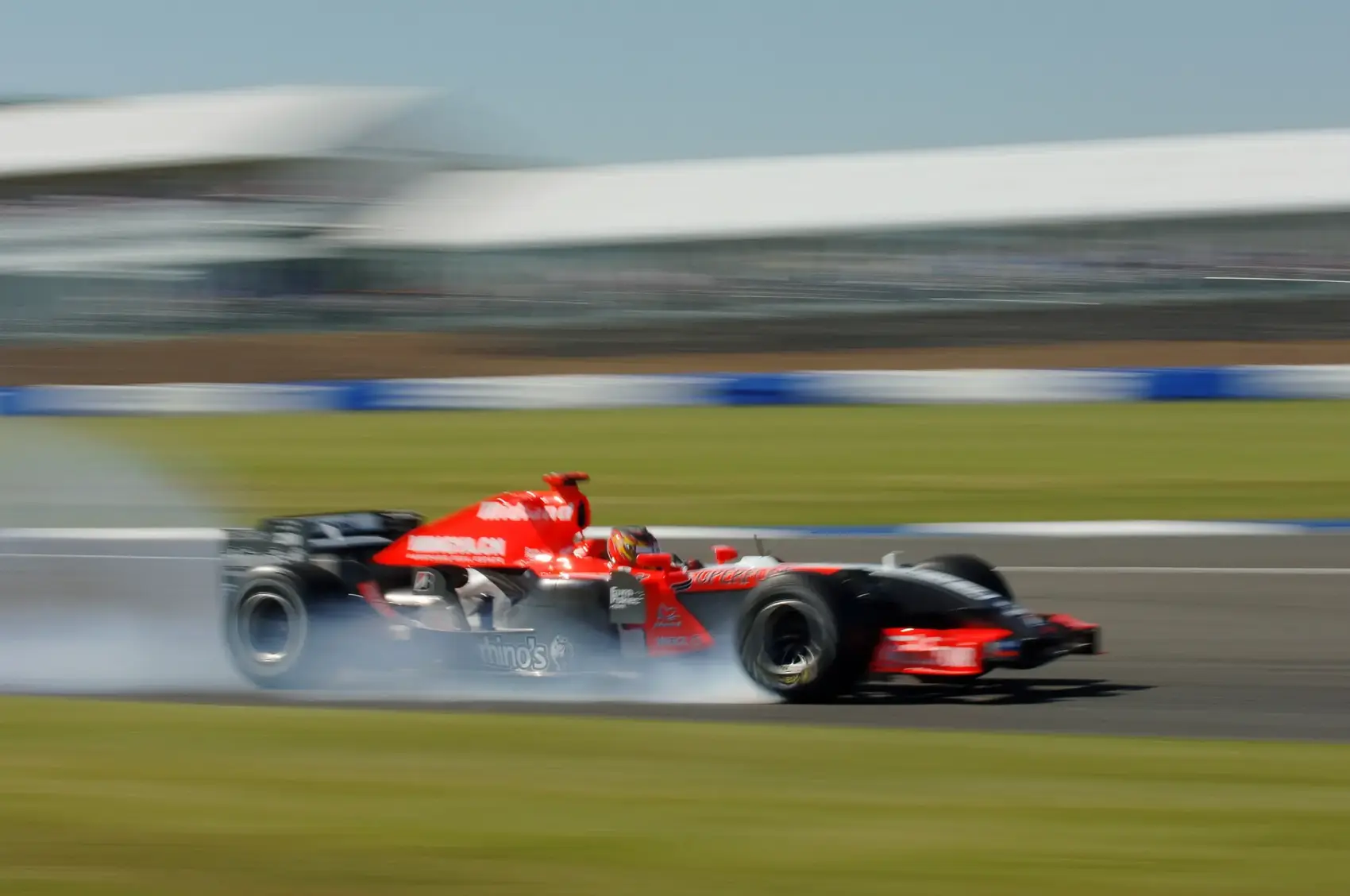 20 éve cserélt először nő kereket F1-es futamon, ráadásul nem is volt szerelő