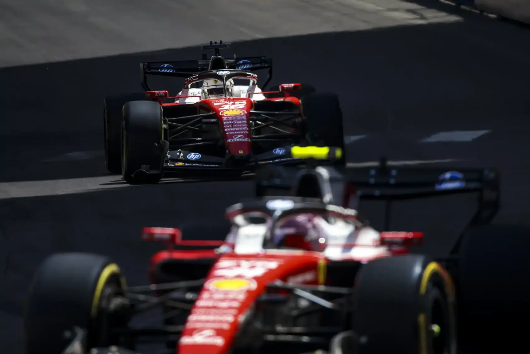 Ez a különbség Hamilton és a kiakadó Leclerc fékjei között