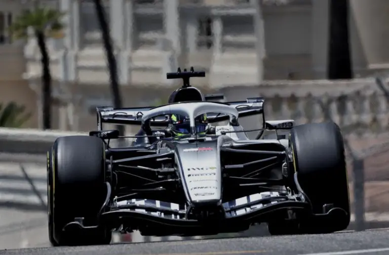 Órákkal a leintés után jött egy újabb büntetés, és ennek Alonso örülhet
