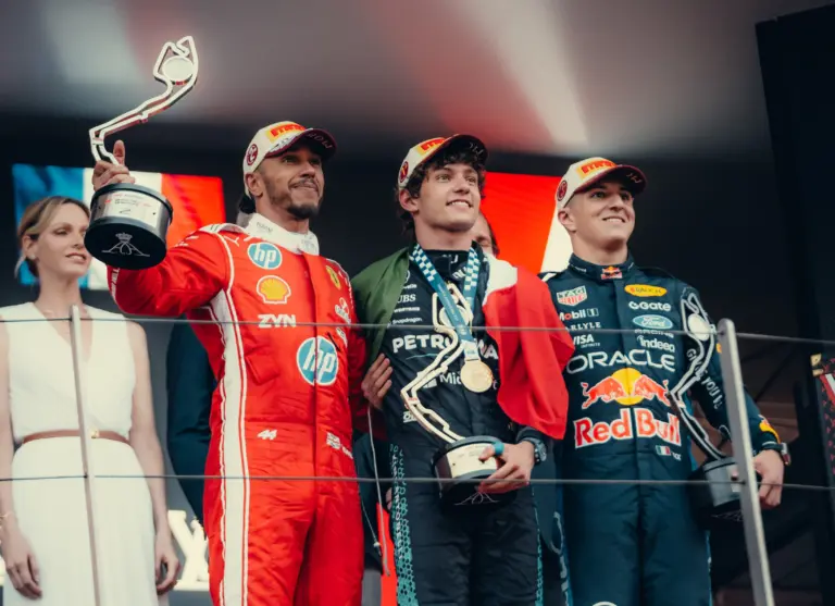Hamilton négy és fél éves csúcson – így állnak az F1-es tabellák Monaco után