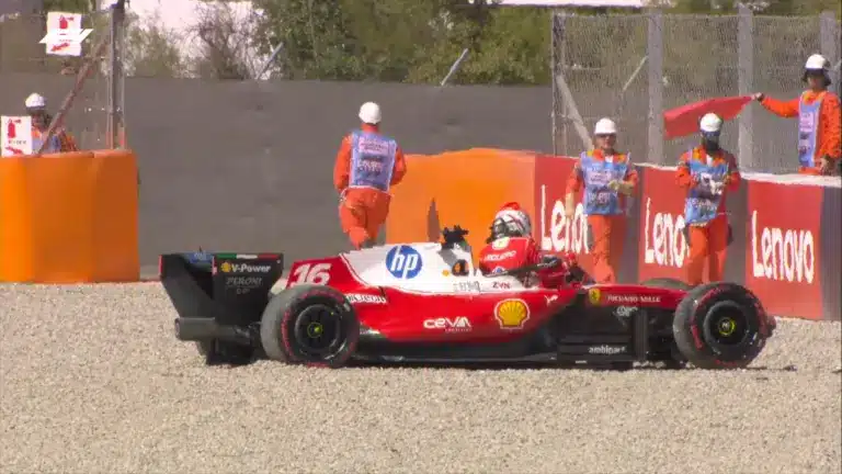 Leclerc megint összetörte a Ferrarit, Russell szerzett pole-t Barcelonában