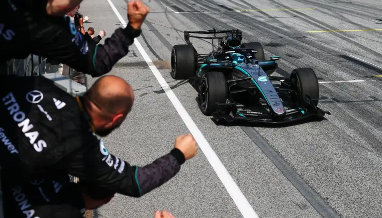 Russell, Mercedes