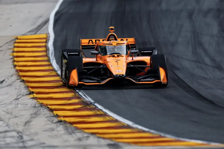 Drámai műszaki hibával dőlt el a győzelem az IndyCarban, ütközéssel ért véget a dobogóért folyó csata