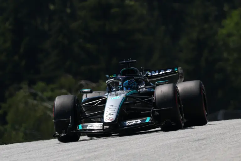 Forma-1, George Russell, Mercedes, Osztrák Nagydíj 2026, péntek