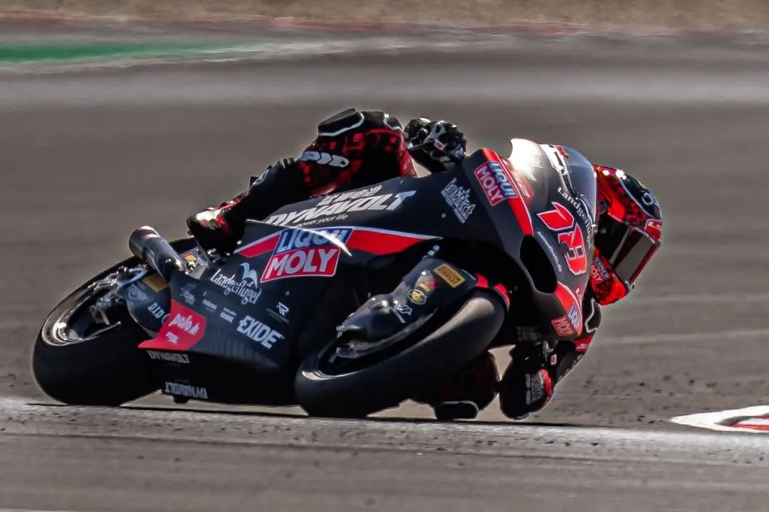 Ezúttal nehezebb dolga volt, de González nyerte a Moto2-es futamot a Balaton Parkon