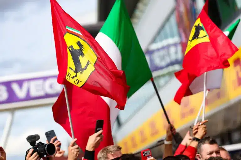Forma-1, Ferrari, logó, Brit Nagydíj 2026, futam