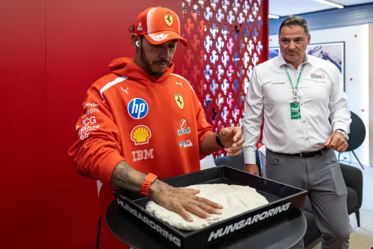 Itt a bejelentés: Hamiltonról, Schumacherről és Alesiről is kanyart nevezett el a Hungaroring