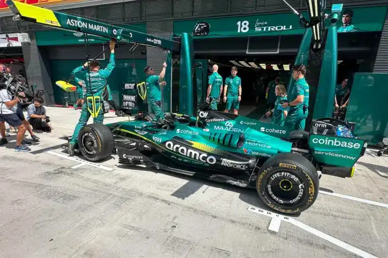 Íme az első képek – teljesen megújult Alonso F1-es Aston Martinja a Magyar Nagydíjra