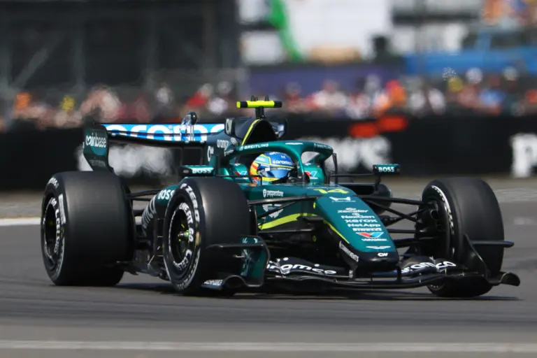 Forma-1, Fernando Alonso, Aston Martin, Brit Nagydíj 2026, péntek