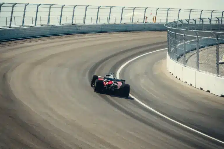 A Ferrari bemutatja: ilyen egy kör a Forma–1 legújabb pályáján (videó)
