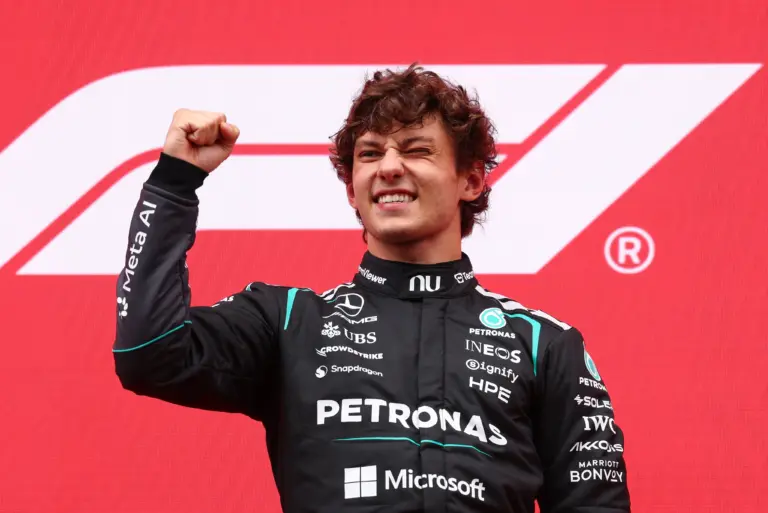 Hamilton és Russell ütközött, Leclerc szerencsés volt, Antonelli nyert Spában és ismét meglógott