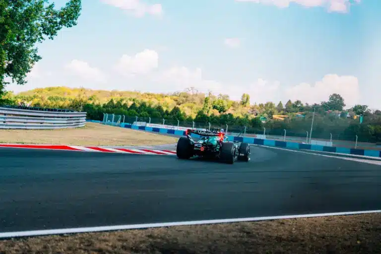 Jak Crawford, Aston Martin, Pirelli, teszt, Hungaroring