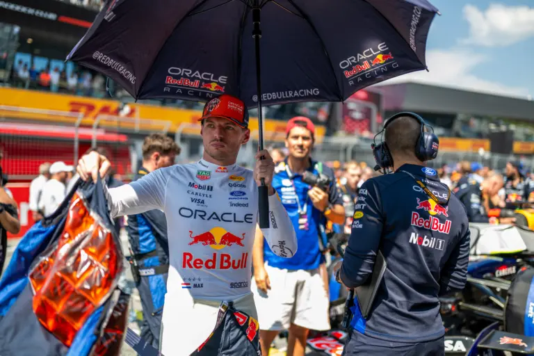 A szerződésből kiszállhat, de ezzel a húzással mégis marasztalhatja Verstappent a Red Bull