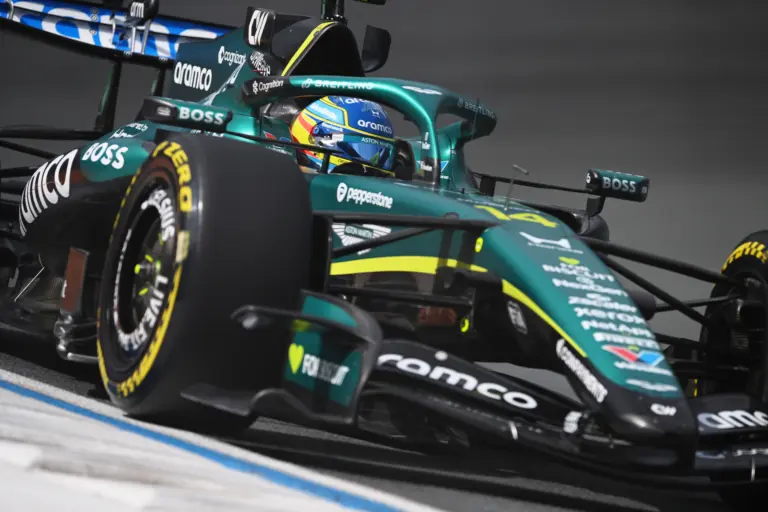 Fernando Alonso, Aston Martin