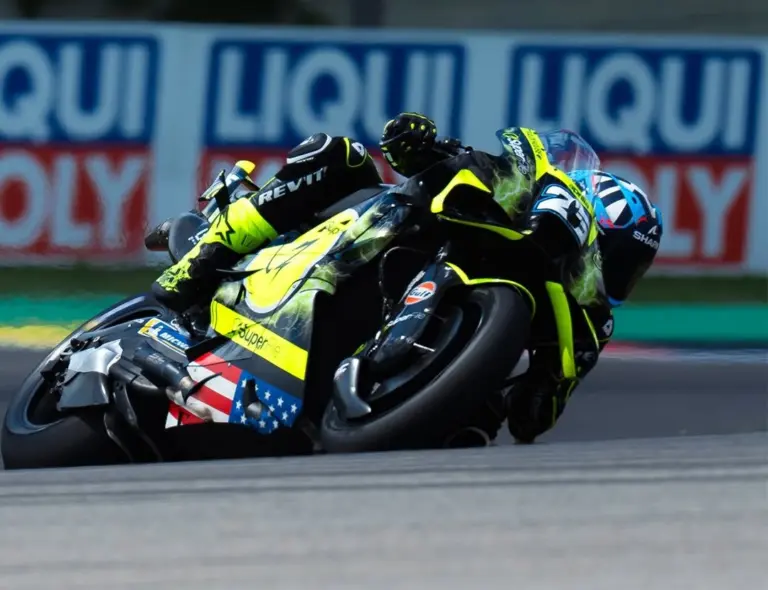 Ingott az ülése, mégis kétéves hosszabbítást kapott a MotoGP-ben az Aprilia versenyzője