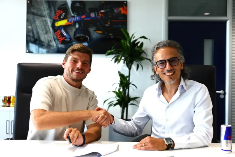 Verstappen, Mekies, Red Bull
