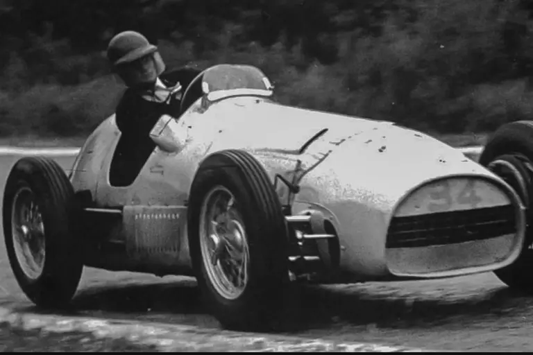 Napóleon kinevezettjének leszármazottja volt az F1 első pilótaáldozata, nem volt esélye a túlélésre